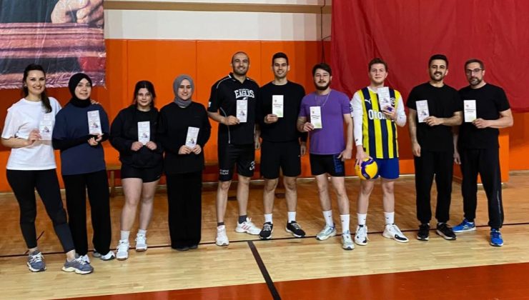 Akçakoca’da Sahada Voleybol, Gündemde Güvenli İnternet